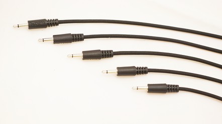 Photo of cloth cover modular cables
